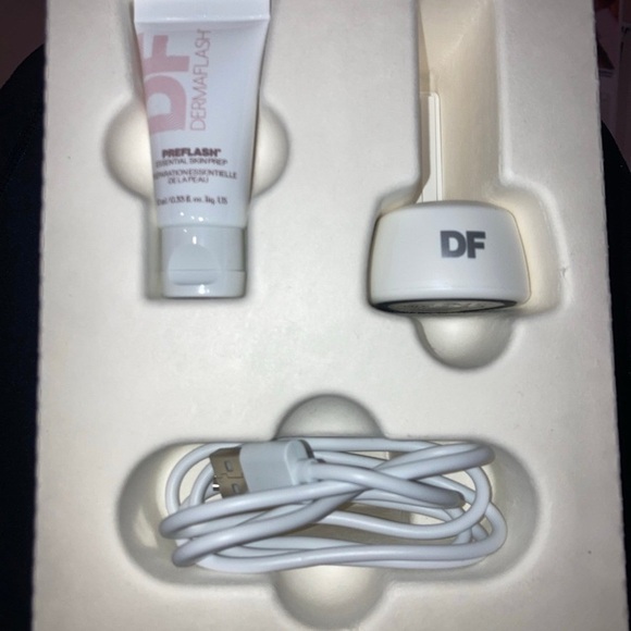 Dermaflash Luxe+ - Picture 3 of 3